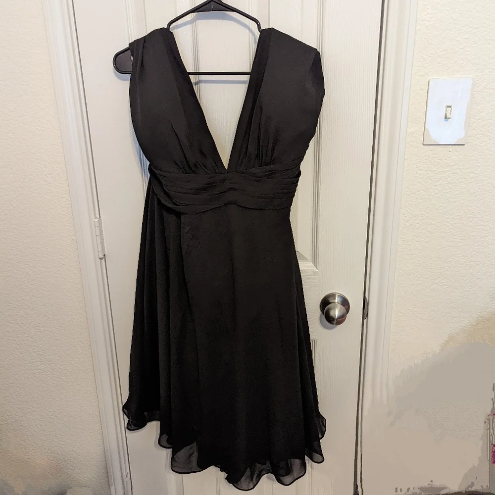 Black dress - Picture 1 of 10